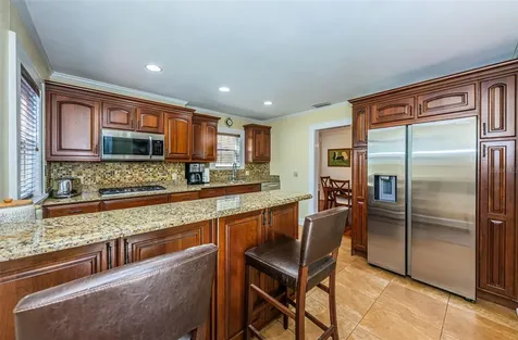114 19th Avenue NE St Petersburg FL 33704