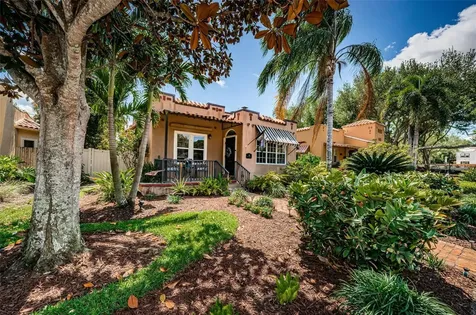 114 19th Avenue NE St Petersburg FL 33704