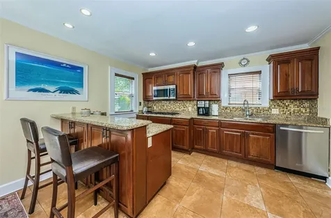 114 19th Avenue NE St Petersburg FL 33704