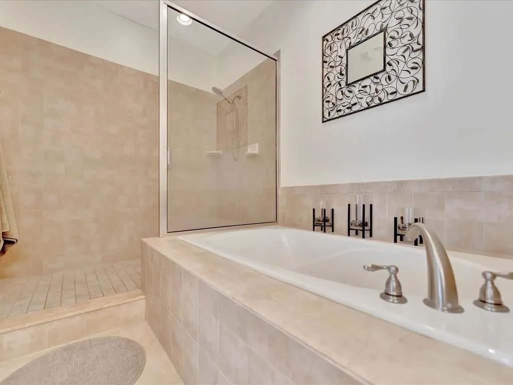 1022 Bellasol Way Apollo Beach FL 33572