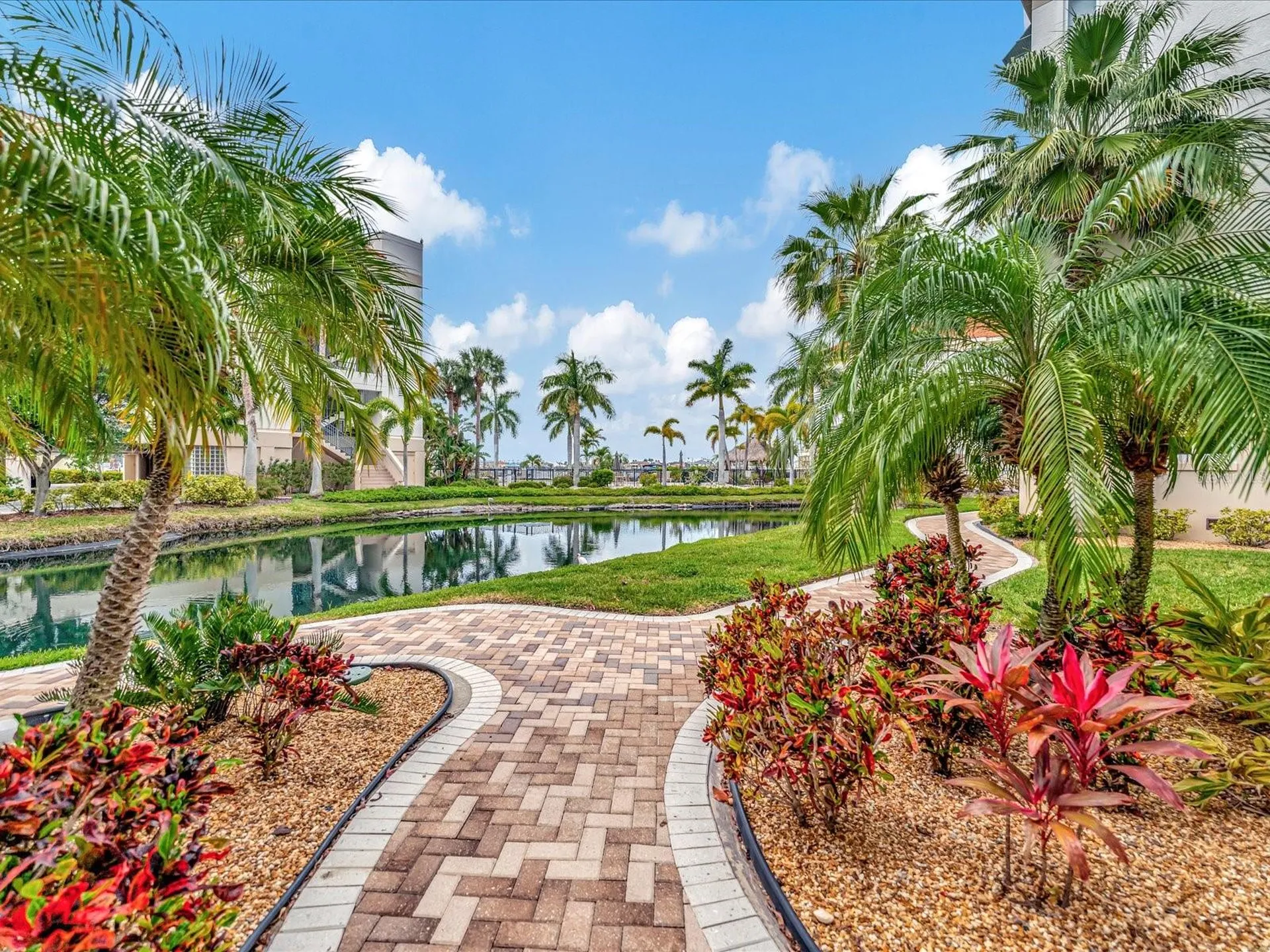 1022 Bellasol Way Apollo Beach FL 33572