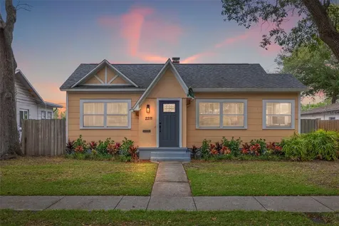 2211 8th Avenue N St Petersburg FL 33713