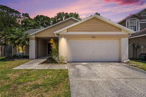 8725 Huntfield Street Tampa FL 33635