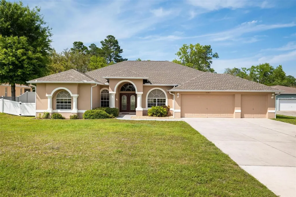 10285 Dotted Wren Avenue Weeki Wachee FL 34613