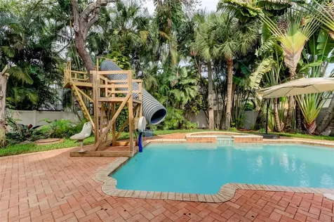 10272 Cypress Circle Seminole FL 33777