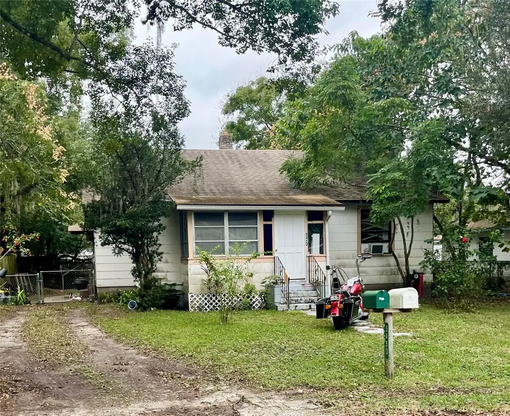 5453 10th Street Zephyrhills FL 33542