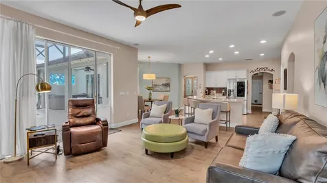 158 Costa Loop Auburndale FL 33823