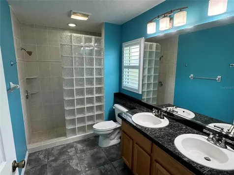 5009 Sturbridge Court Sarasota FL 34238