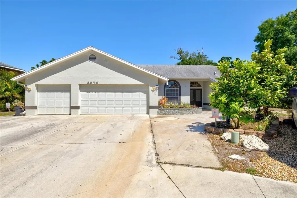 4579 Topaz Court Sarasota FL 34233