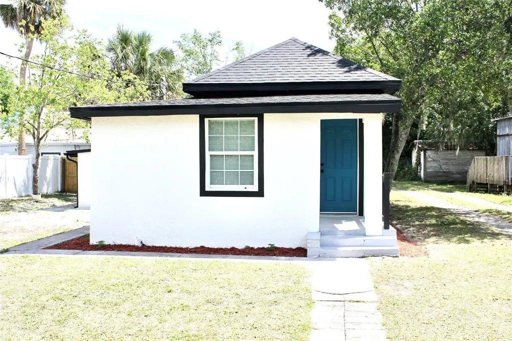 215 N Beaumont Avenue Kissimmee FL 34741