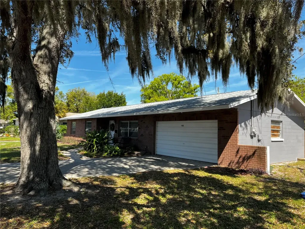 4925 21st Avenue N St Petersburg FL 33710
