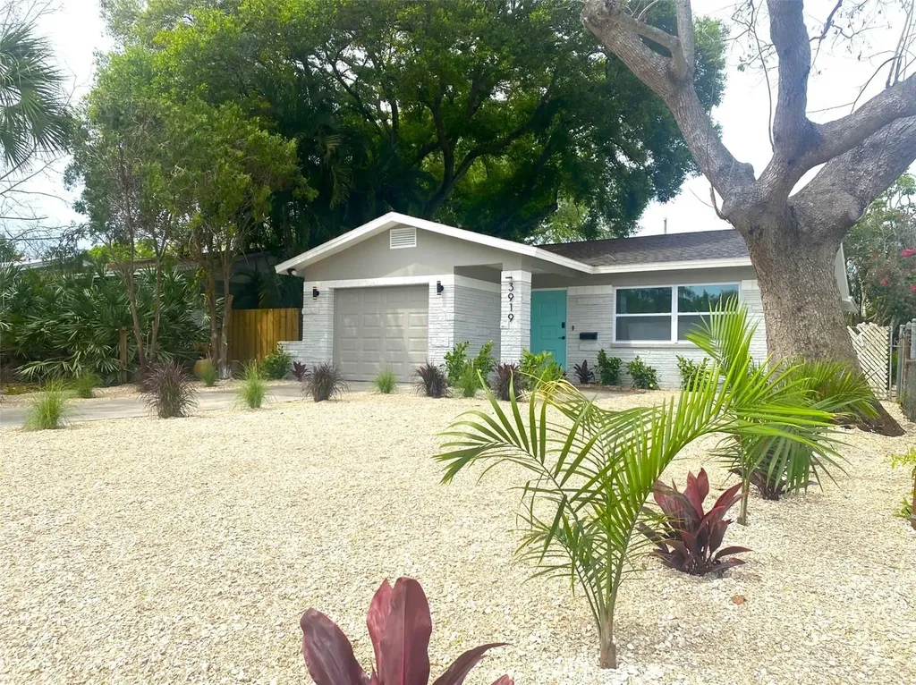 3919 11th Avenue N St Petersburg FL 33713