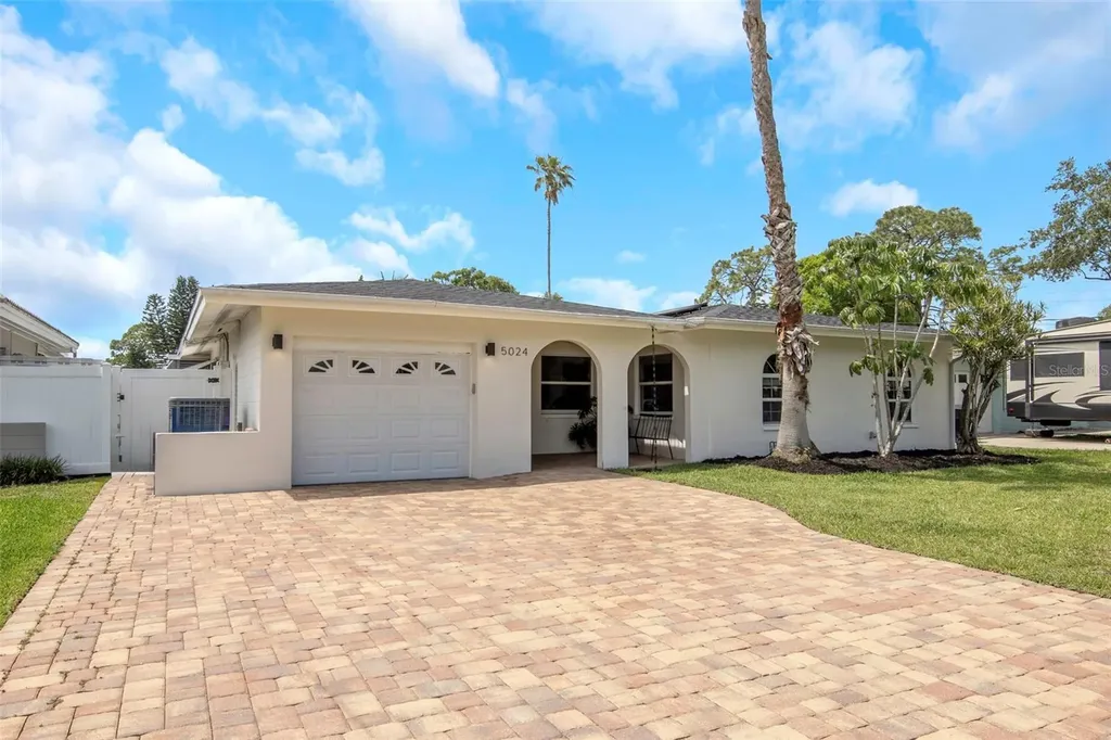 5024 Venetian Boulevard NE St Petersburg FL 33703