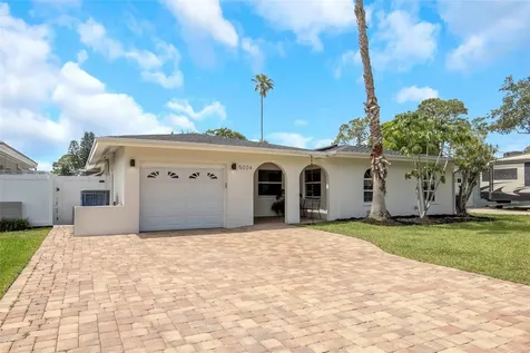 5024 Venetian Boulevard NE St Petersburg FL 33703