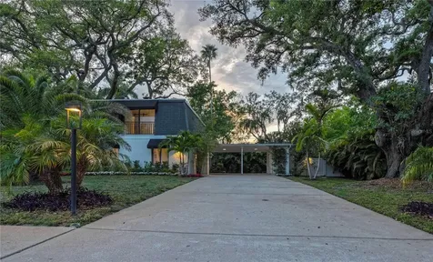 220 24th Street W Bradenton FL 34205