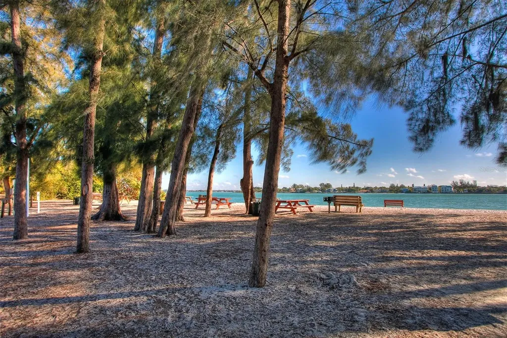 500 S Washington Drive Sarasota FL 34236