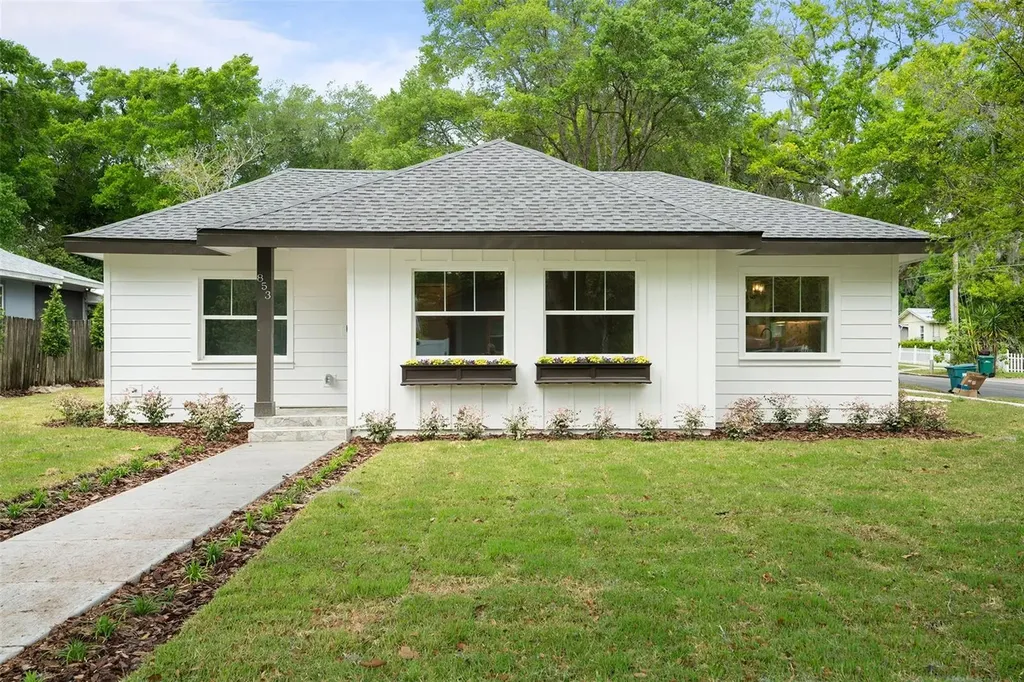 853 N Clayton Street Mount Dora FL 32757