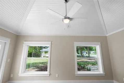 853 N Clayton Street Mount Dora FL 32757