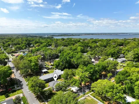 853 N Clayton Street Mount Dora FL 32757