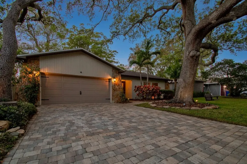 1420 Hales Hollow Drive Dunedin FL 34698