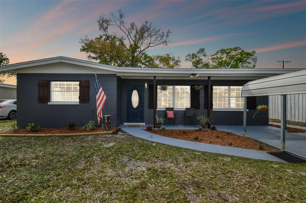 6218 N Clark Avenue Tampa FL 33614