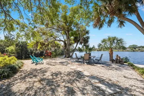5027 31st Street W Bradenton FL 34207