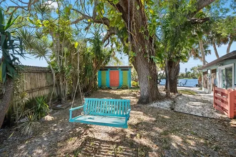 5027 31st Street W Bradenton FL 34207