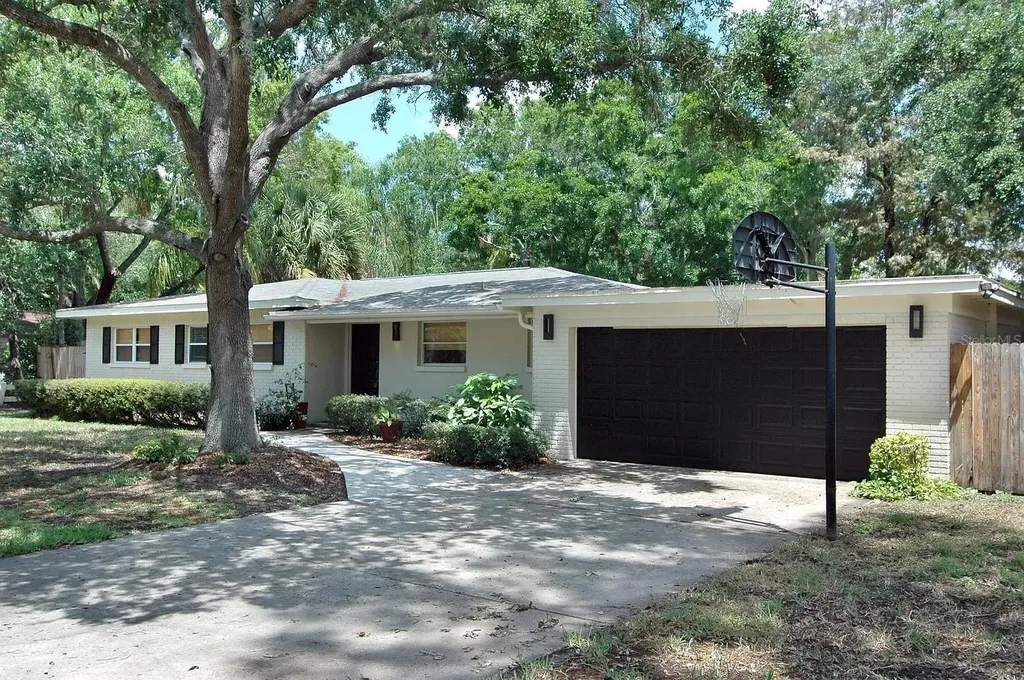 2606 N Dundee Street Tampa FL 33629