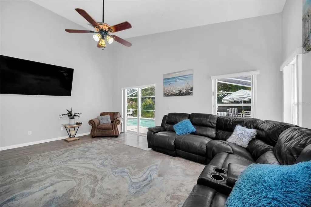 541 Castlemain Circle Davenport FL 33897