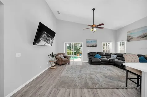541 Castlemain Circle Davenport FL 33897