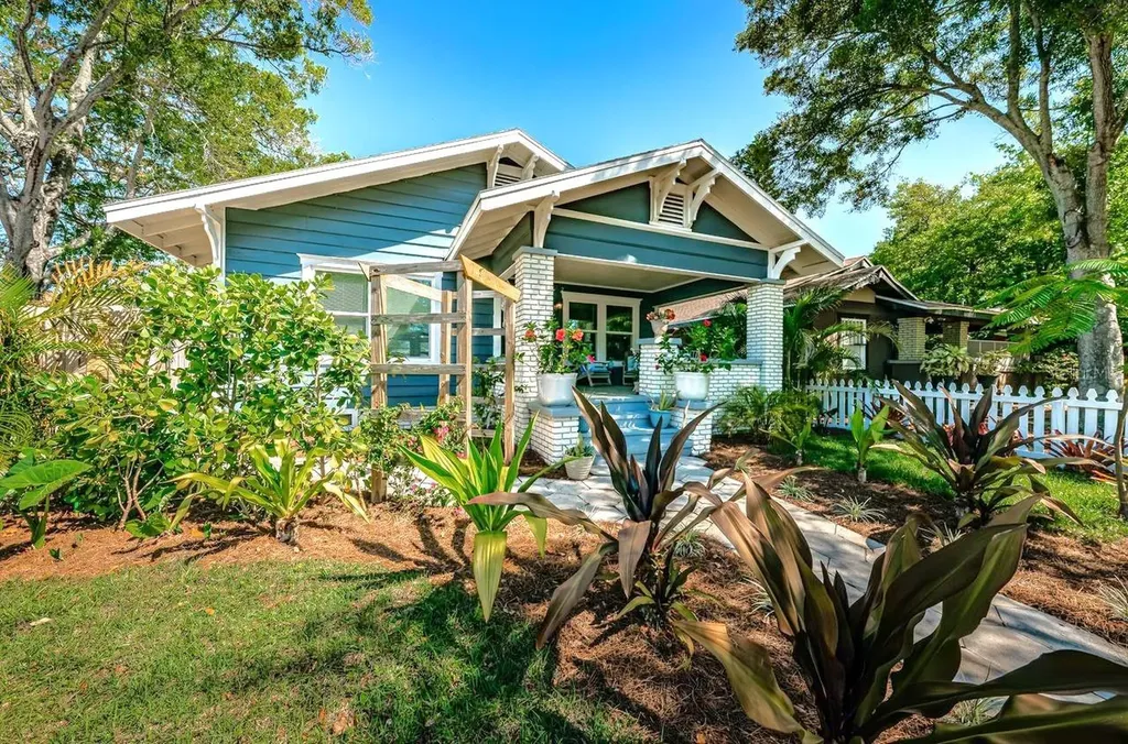 2735 1st Avenue S St Petersburg FL 33712
