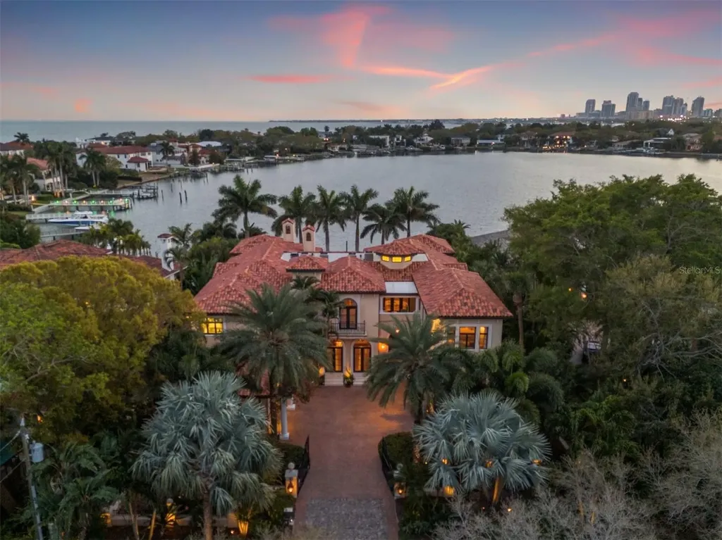 2020 Brightwaters Boulevard NE St Petersburg FL 33704