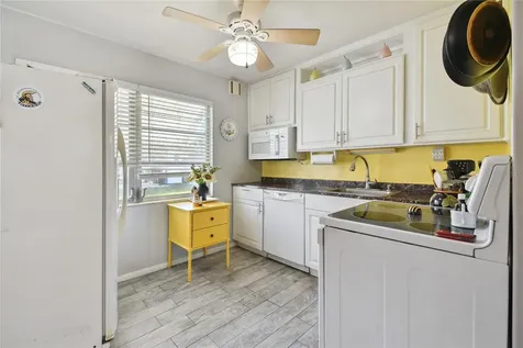 6833 12th Street N St Petersburg FL 33702