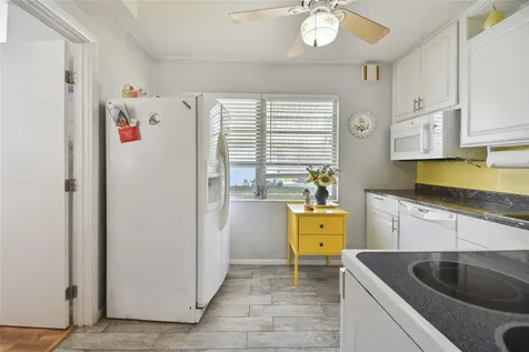 6833 12th Street N St Petersburg FL 33702