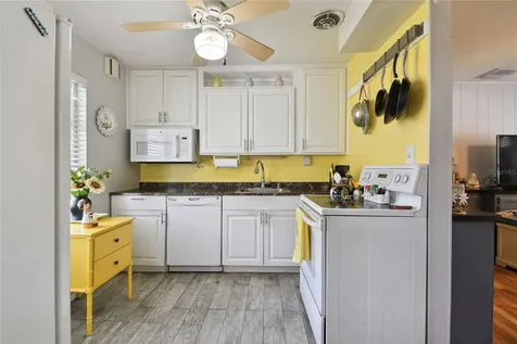6833 12th Street N St Petersburg FL 33702