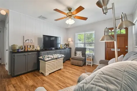 6833 12th Street N St Petersburg FL 33702