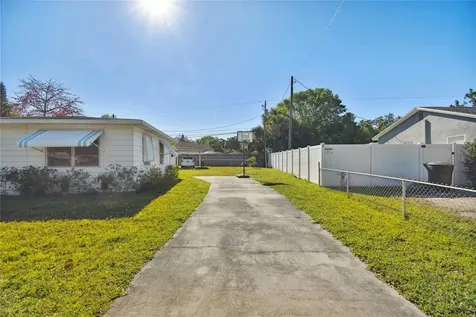 6833 12th Street N St Petersburg FL 33702