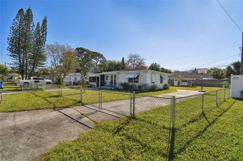 6833 12th Street N St Petersburg FL 33702