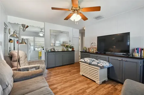 6833 12th Street N St Petersburg FL 33702