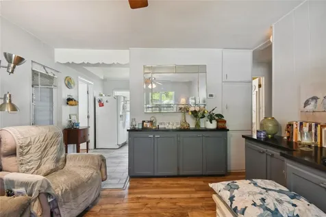 6833 12th Street N St Petersburg FL 33702