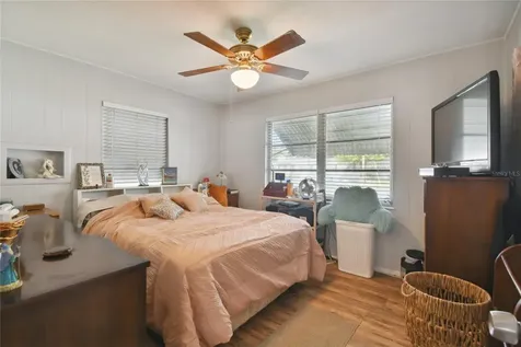 6833 12th Street N St Petersburg FL 33702