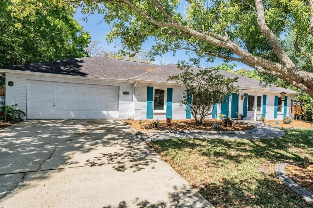 15604 Woodway Drive Tampa FL 33613