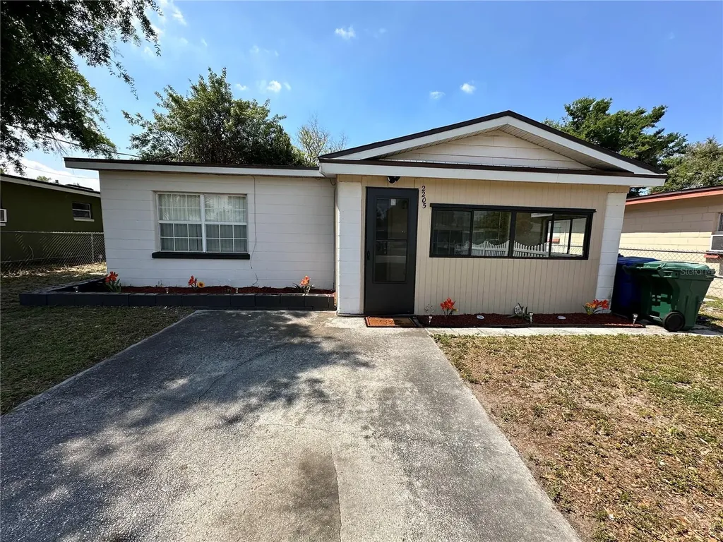 2205 5th Street NE Winter Haven FL 33881