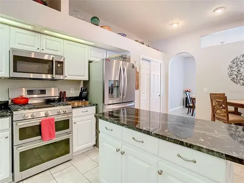 1352 Highwood Place Wesley Chapel FL 33543