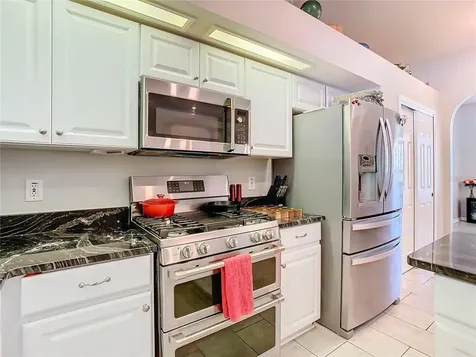 1352 Highwood Place Wesley Chapel FL 33543