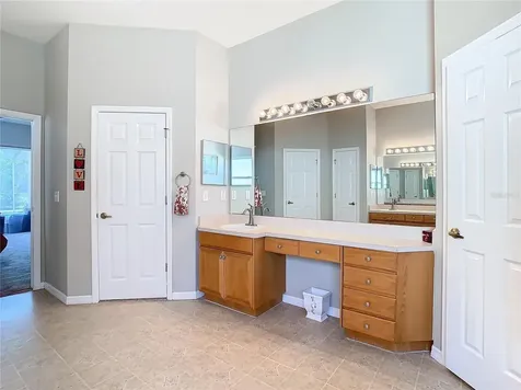1352 Highwood Place Wesley Chapel FL 33543