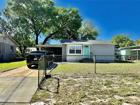 2126 W Paris Street Tampa FL 33604
