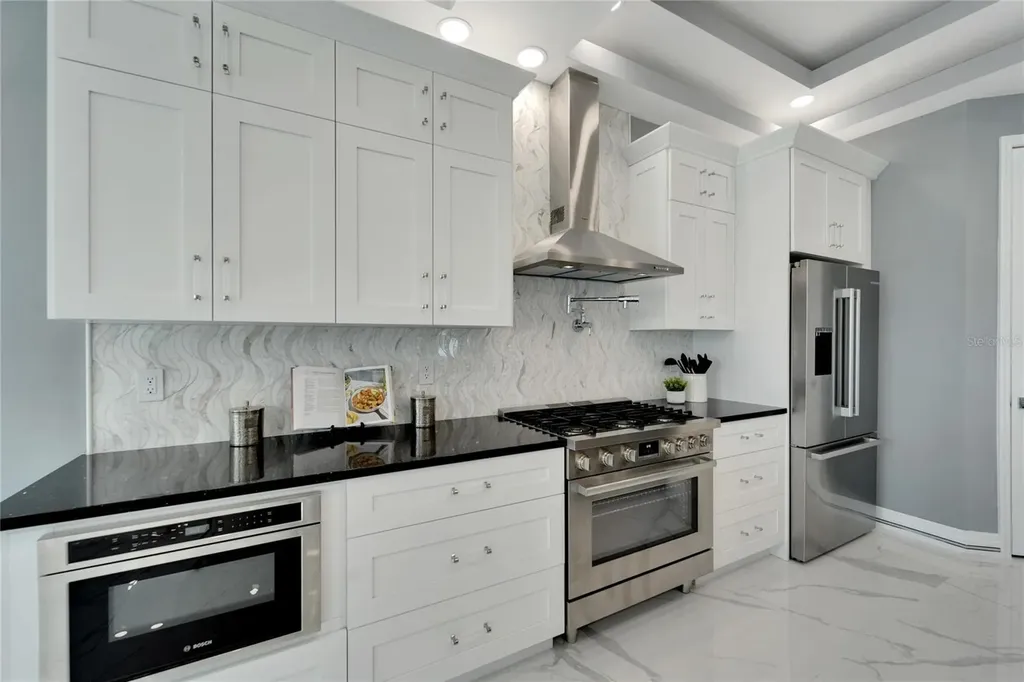 548 Estuary Shore Lane Apollo Beach FL 33572