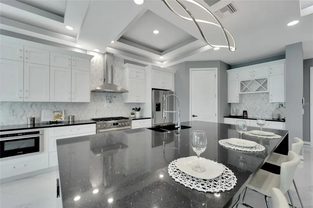 548 Estuary Shore Lane Apollo Beach FL 33572