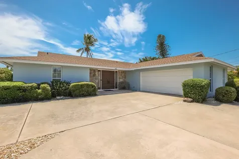 608 Foxworth Lane Holmes Beach FL 34217